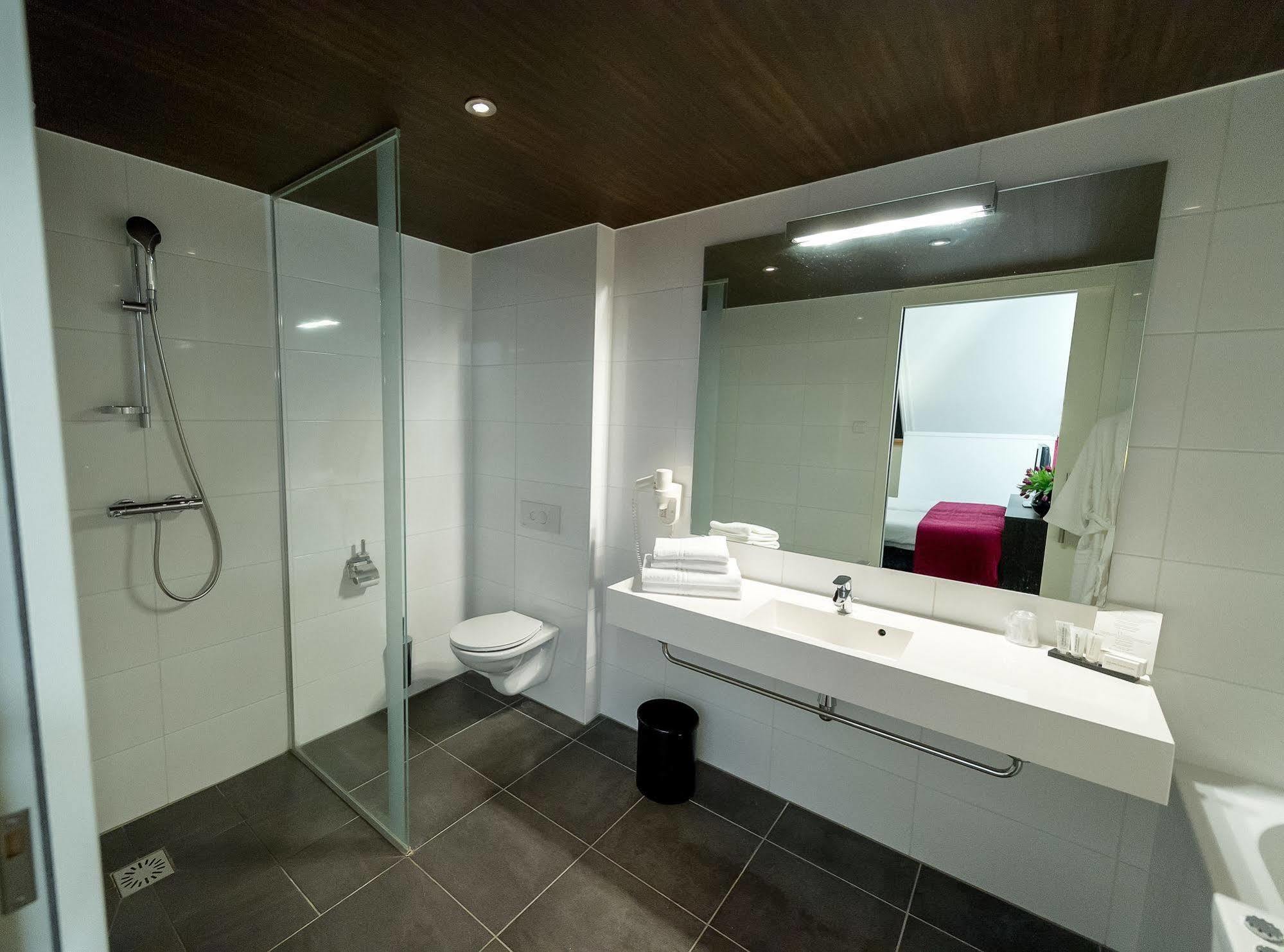 Hotel Bornholm Вест-Терсхеллинг Экстерьер фото